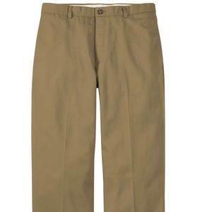 LL BEAN. Like New. Mens 31x32 Classic Chinos.